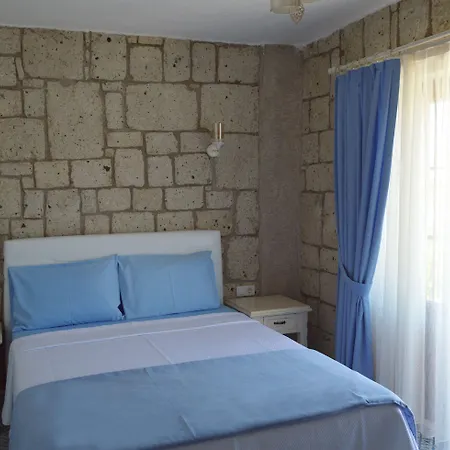 Fehmi Bey ホテル 2*