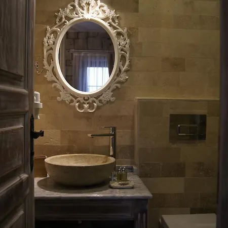 Fehmi Bey ホテル 2*