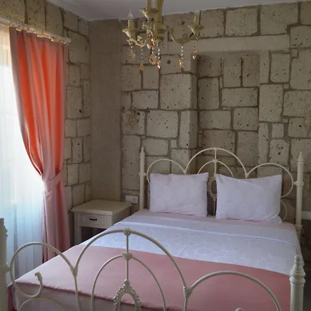 Fehmi Bey فندق ألاتشاتي