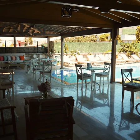 Fehmi Bey فندق ألاتشاتي