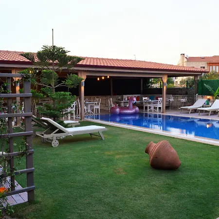 فندق Fehmi Bey ألاتشاتي