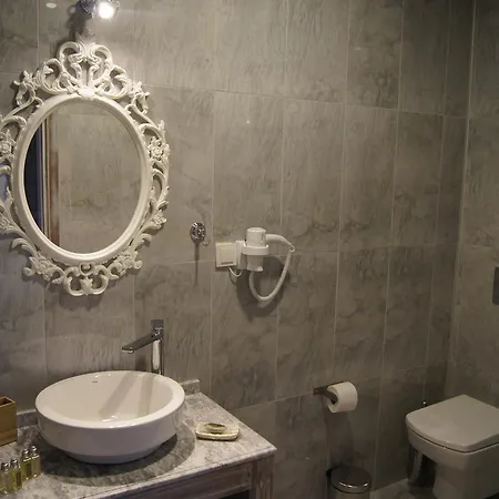 Fehmi Bey فندق 2*